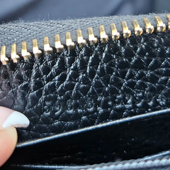 Gucci Soho Leather Zip Around Black Wallet with Tassel - Picture 4 of 4